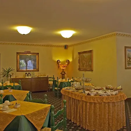 מלון Quattro Strade 3*